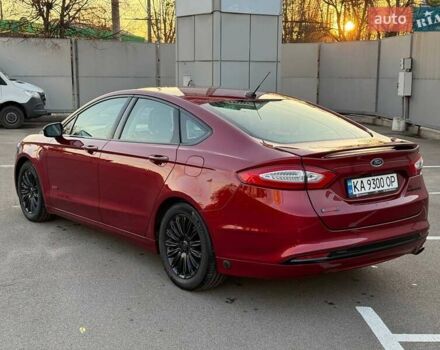 Красный Форд Фьюжн, объемом двигателя 2 л и пробегом 250 тыс. км за 11500 $, фото 3 на Automoto.ua
