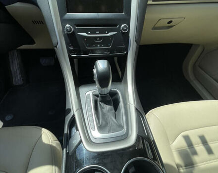 Красный Форд Фьюжн, объемом двигателя 1.5 л и пробегом 132 тыс. км за 8990 $, фото 20 на Automoto.ua