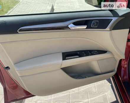 Красный Форд Фьюжн, объемом двигателя 1.5 л и пробегом 132 тыс. км за 8990 $, фото 16 на Automoto.ua