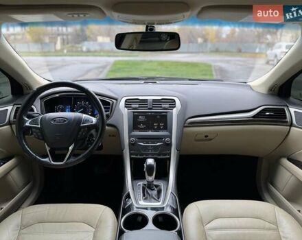 Красный Форд Фьюжн, объемом двигателя 1.6 л и пробегом 156 тыс. км за 8500 $, фото 14 на Automoto.ua