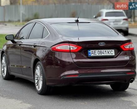 Красный Форд Фьюжн, объемом двигателя 1.6 л и пробегом 156 тыс. км за 8500 $, фото 2 на Automoto.ua