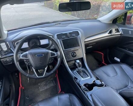 Червоний Форд Фьюжен, об'ємом двигуна 2 л та пробігом 208 тис. км за 10500 $, фото 5 на Automoto.ua
