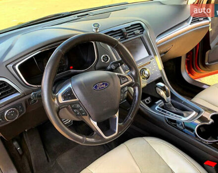 Червоний Форд Фьюжен, об'ємом двигуна 2 л та пробігом 182 тис. км за 10000 $, фото 3 на Automoto.ua