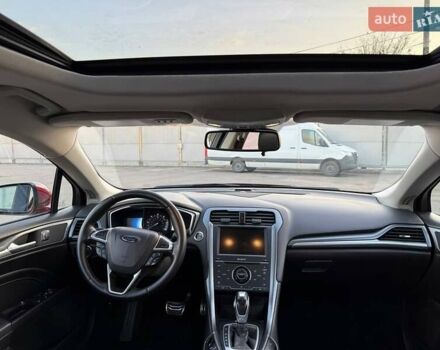 Красный Форд Фьюжн, объемом двигателя 2 л и пробегом 250 тыс. км за 11500 $, фото 4 на Automoto.ua