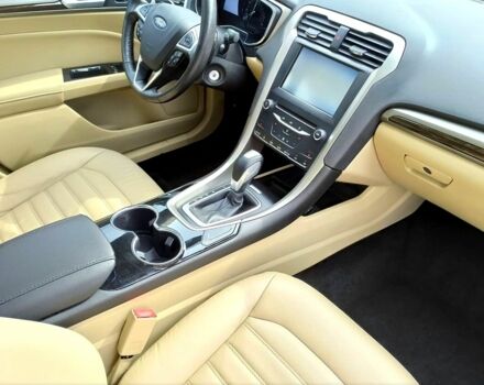 Красный Форд Фьюжн, объемом двигателя 2 л и пробегом 215 тыс. км за 9500 $, фото 4 на Automoto.ua