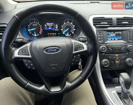 Красный Форд Фьюжн, объемом двигателя 2.52 л и пробегом 233 тыс. км за 9999 $, фото 36 на Automoto.ua