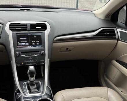 Красный Форд Фьюжн, объемом двигателя 2 л и пробегом 210 тыс. км за 10500 $, фото 15 на Automoto.ua