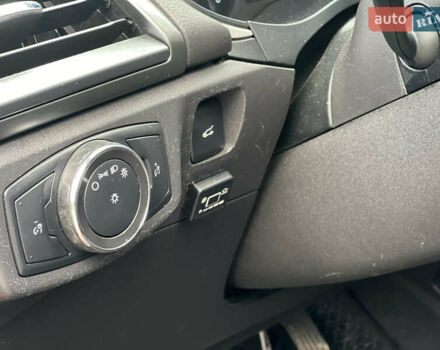 Красный Форд Фьюжн, объемом двигателя 2.52 л и пробегом 233 тыс. км за 9999 $, фото 17 на Automoto.ua