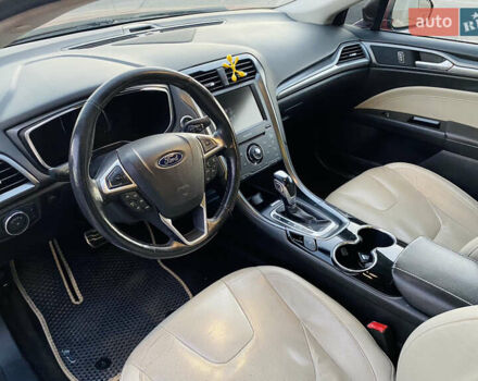 Красный Форд Фьюжн, объемом двигателя 2 л и пробегом 166 тыс. км за 11900 $, фото 11 на Automoto.ua