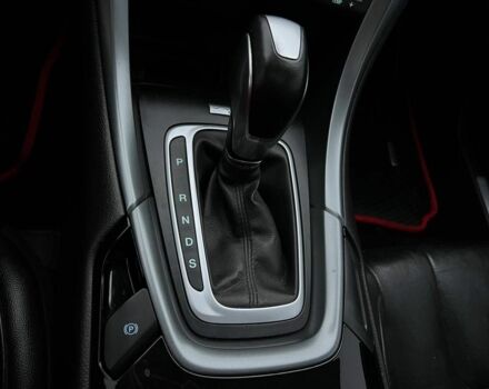 Красный Форд Фьюжн, объемом двигателя 2 л и пробегом 135 тыс. км за 9500 $, фото 14 на Automoto.ua