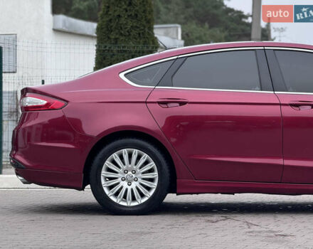 Красный Форд Фьюжн, объемом двигателя 2 л и пробегом 210 тыс. км за 10500 $, фото 11 на Automoto.ua
