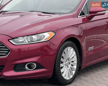 Красный Форд Фьюжн, объемом двигателя 2 л и пробегом 210 тыс. км за 10500 $, фото 5 на Automoto.ua