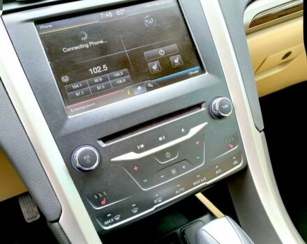 Красный Форд Фьюжн, объемом двигателя 2 л и пробегом 215 тыс. км за 9500 $, фото 3 на Automoto.ua