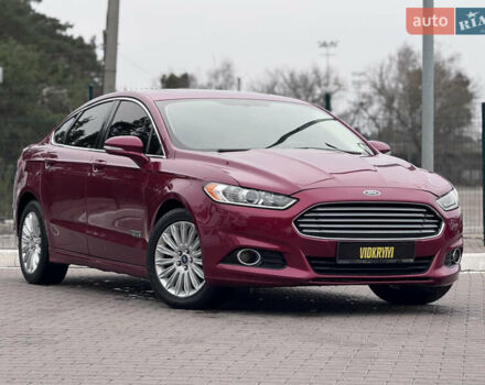 Красный Форд Фьюжн, объемом двигателя 2 л и пробегом 210 тыс. км за 10500 $, фото 4 на Automoto.ua