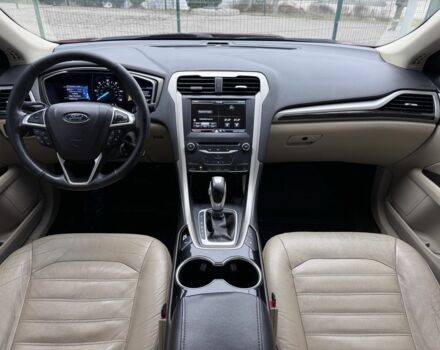 Красный Форд Фьюжн, объемом двигателя 2 л и пробегом 210 тыс. км за 10500 $, фото 3 на Automoto.ua