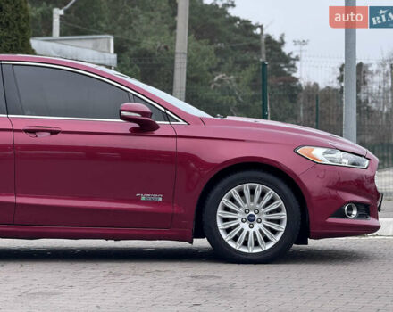 Красный Форд Фьюжн, объемом двигателя 2 л и пробегом 210 тыс. км за 10500 $, фото 10 на Automoto.ua