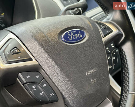 Красный Форд Фьюжн, объемом двигателя 2.52 л и пробегом 233 тыс. км за 9999 $, фото 18 на Automoto.ua