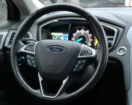 Красный Форд Фьюжн, объемом двигателя 2 л и пробегом 135 тыс. км за 9500 $, фото 12 на Automoto.ua