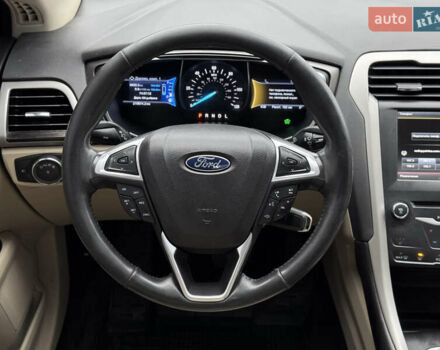 Красный Форд Фьюжн, объемом двигателя 2 л и пробегом 210 тыс. км за 10500 $, фото 24 на Automoto.ua