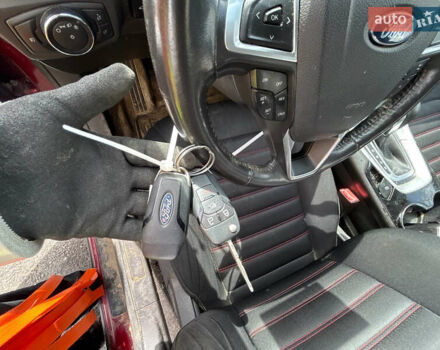 Красный Форд Фьюжн, объемом двигателя 2.5 л и пробегом 353 тыс. км за 6300 $, фото 7 на Automoto.ua