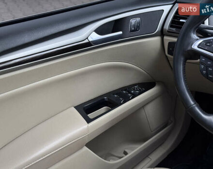 Красный Форд Фьюжн, объемом двигателя 2 л и пробегом 210 тыс. км за 10500 $, фото 27 на Automoto.ua