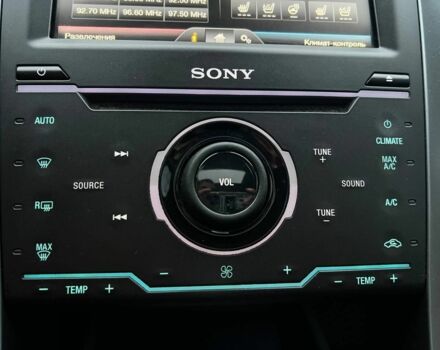 Красный Форд Фьюжн, объемом двигателя 2 л и пробегом 135 тыс. км за 9500 $, фото 11 на Automoto.ua