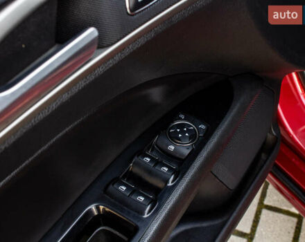 Красный Форд Фьюжн, объемом двигателя 2 л и пробегом 94 тыс. км за 14900 $, фото 43 на Automoto.ua