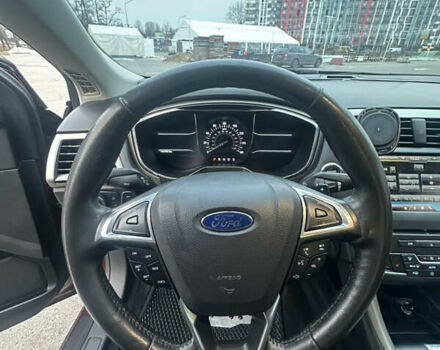 Красный Форд Фьюжн, объемом двигателя 2 л и пробегом 143 тыс. км за 10300 $, фото 17 на Automoto.ua