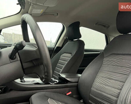 Красный Форд Фьюжн, объемом двигателя 2.49 л и пробегом 181 тыс. км за 11800 $, фото 6 на Automoto.ua