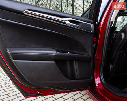 Красный Форд Фьюжн, объемом двигателя 2 л и пробегом 94 тыс. км за 14900 $, фото 36 на Automoto.ua