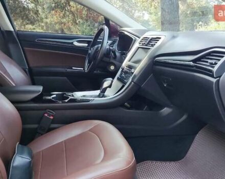 Красный Форд Фьюжн, объемом двигателя 2 л и пробегом 163 тыс. км за 12500 $, фото 4 на Automoto.ua