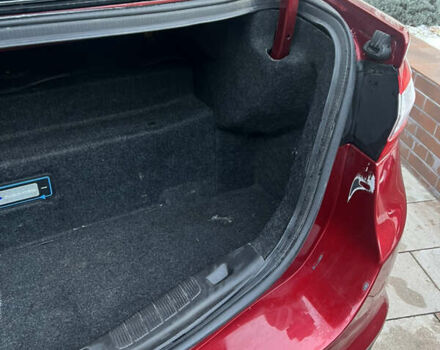 Красный Форд Фьюжн, объемом двигателя 2 л и пробегом 96 тыс. км за 13000 $, фото 18 на Automoto.ua