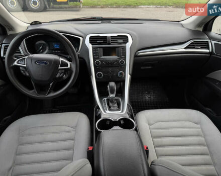 Красный Форд Фьюжн, объемом двигателя 2.5 л и пробегом 131 тыс. км за 8400 $, фото 14 на Automoto.ua