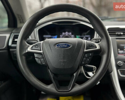 Красный Форд Фьюжн, объемом двигателя 2.49 л и пробегом 181 тыс. км за 11800 $, фото 7 на Automoto.ua