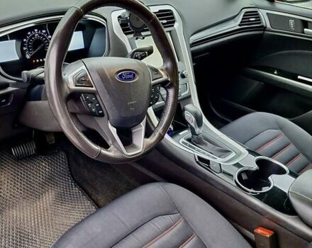 Красный Форд Фьюжн, объемом двигателя 2.49 л и пробегом 181 тыс. км за 10700 $, фото 12 на Automoto.ua