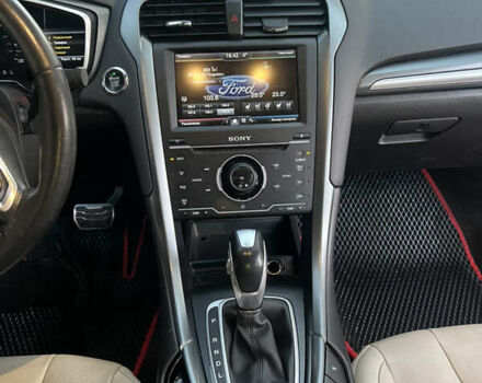 Красный Форд Фьюжн, объемом двигателя 2 л и пробегом 96 тыс. км за 13000 $, фото 12 на Automoto.ua