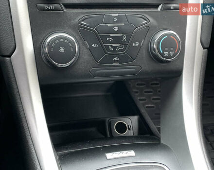 Форд Фьюжен 2015 у Києві на Automoto.ua Червоний Форд Фьюжен, об'ємом двигуна 1.5 л та пробігом 139 тис. км за 10490 $, фото 26 на Automoto.ua