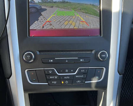 Красный Форд Фьюжн, объемом двигателя 2.49 л и пробегом 221 тыс. км за 10400 $, фото 10 на Automoto.ua