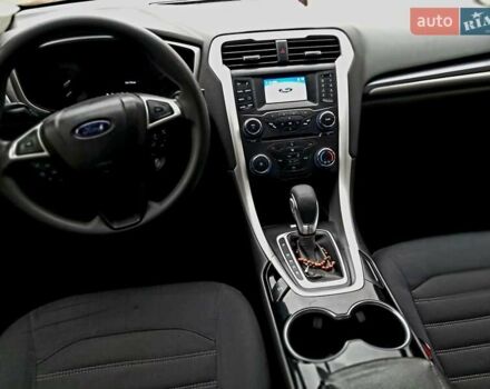 Красный Форд Фьюжн, объемом двигателя 2.5 л и пробегом 191 тыс. км за 8990 $, фото 10 на Automoto.ua