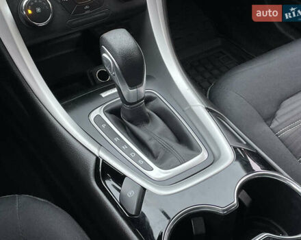 Форд Фьюжен 2015 у Києві на Automoto.ua Червоний Форд Фьюжен, об'ємом двигуна 1.5 л та пробігом 139 тис. км за 10490 $, фото 25 на Automoto.ua