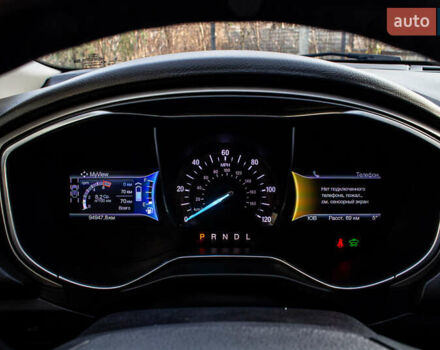 Красный Форд Фьюжн, объемом двигателя 2 л и пробегом 94 тыс. км за 14900 $, фото 2 на Automoto.ua