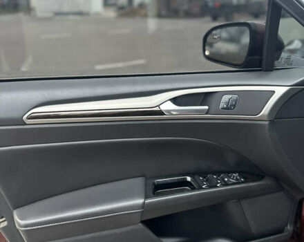 Красный Форд Фьюжн, объемом двигателя 2 л и пробегом 143 тыс. км за 10300 $, фото 10 на Automoto.ua