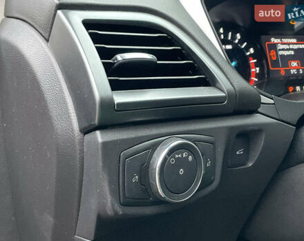 Форд Фьюжен 2015 у Києві на Automoto.ua Червоний Форд Фьюжен, об'ємом двигуна 1.5 л та пробігом 139 тис. км за 10490 $, фото 20 на Automoto.ua