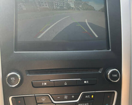 Красный Форд Фьюжн, объемом двигателя 1.5 л и пробегом 130 тыс. км за 8600 $, фото 19 на Automoto.ua