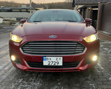 Красный Форд Фьюжн, объемом двигателя 2 л и пробегом 96 тыс. км за 13000 $, фото 4 на Automoto.ua