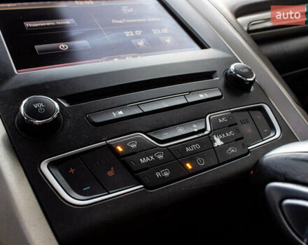 Красный Форд Фьюжн, объемом двигателя 2 л и пробегом 94 тыс. км за 14900 $, фото 51 на Automoto.ua