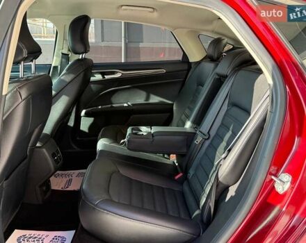 Красный Форд Фьюжн, объемом двигателя 2 л и пробегом 145 тыс. км за 14500 $, фото 16 на Automoto.ua