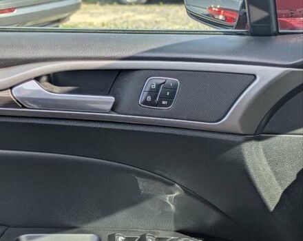 Форд Фьюжн 2016 в Львове на Automoto.ua Красный Форд Фьюжн, объемом двигателя 2 л и пробегом 181 тыс. км за 11500 $, фото 11 на Automoto.ua