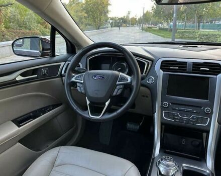 Красный Форд Фьюжн, объемом двигателя 2 л и пробегом 102 тыс. км за 10500 $, фото 10 на Automoto.ua