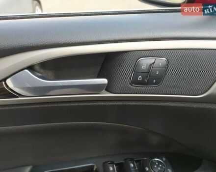 Красный Форд Фьюжн, объемом двигателя 1.5 л и пробегом 53 тыс. км за 11200 $, фото 6 на Automoto.ua